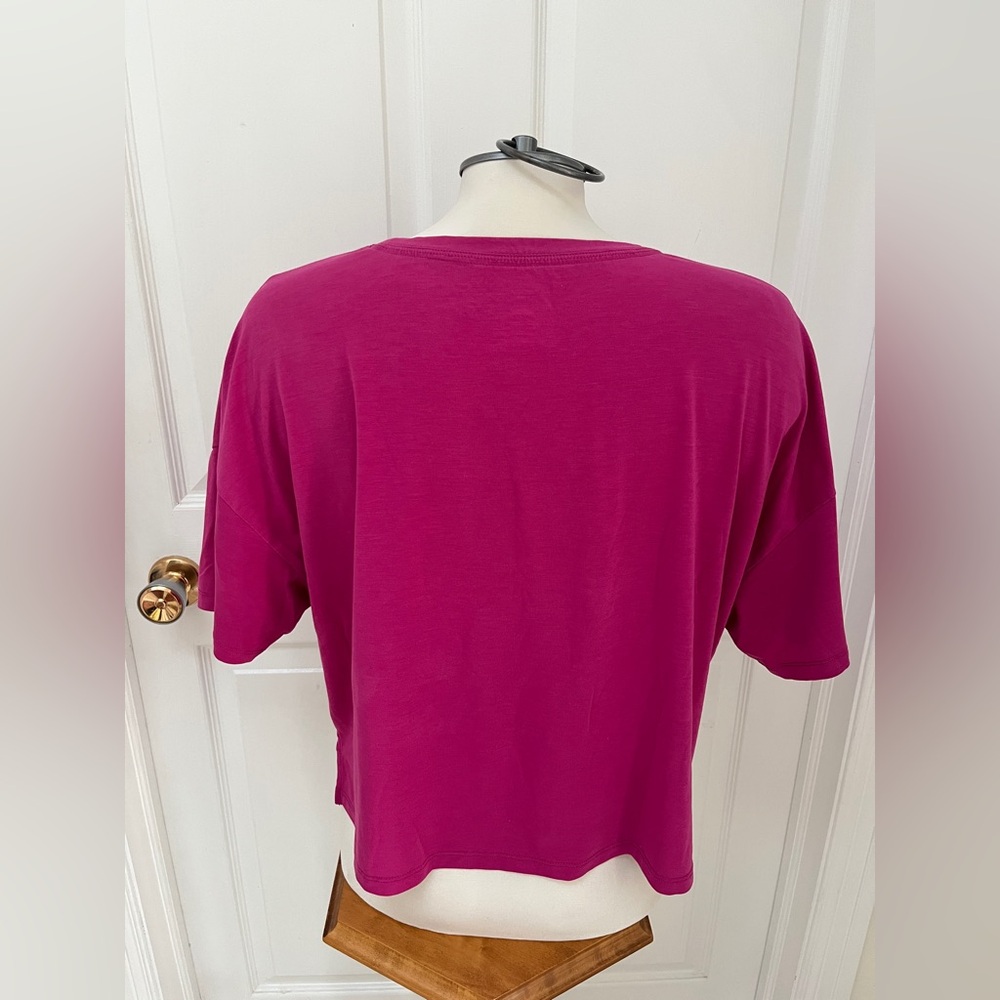Athletic Works basic cropped T-SHIRT size medium - Picture 5 of 6
